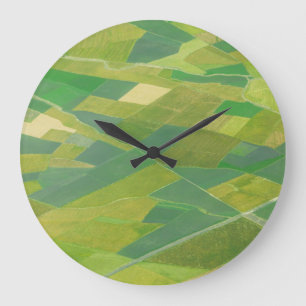 Reloj Redondo Grande Toma Aérea de Tierras de Cultivo en Etiopía