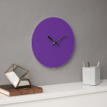 Reloj Redondo Grande Un fondo violeta sólido con un céntimo cuadrado bl<br><div class="desc">Esta impresión de diseño meticuloso presenta un llamativo fondo violeta sólido con un cuadrado blanco limpio situado en el centro,  lo que proporciona un impacto visual audaz y sofisticado. La sencillez del diseño lo convierte en una pieza versátil que puede mejorar sin esfuerzo cualquier espacio con su estética moderna.</div>