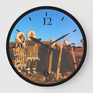 Reloj Redondo Grande Vintage eskimo esquimal vestido de piel Alaska igl