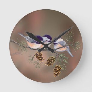 Reloj Redondo Mediano 3 CHICKADEES & PINE CONES by SHARON SHARPE