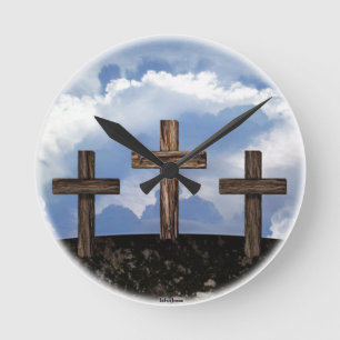 Reloj Redondo Mediano 3 cruces rugosas con el cielo