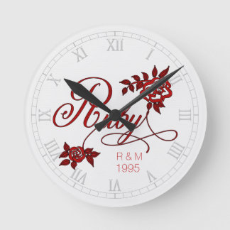 Reloj Redondo Mediano 40º Aniversario de Rubí con Fecha e Iniciales