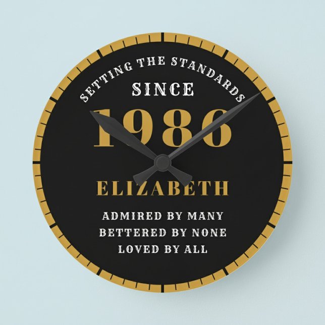 Reloj Redondo Mediano 40th Birthday Born 1986 Black Gold (Born 1986 standards birthday clock. Pastel background.)