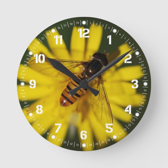 Reloj Redondo Mediano Abeja fresca de la miel en la flor en fotografía (Anverso)
