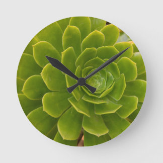 Reloj Redondo Mediano Abrazo verde de Madeira