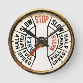 Reloj Redondo Mediano Adelante, Astern