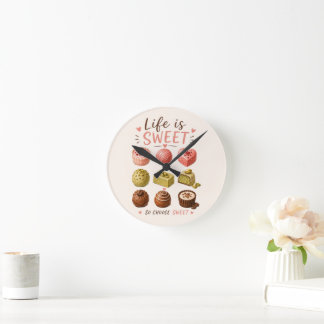 Reloj Redondo Mediano Aquarell Pralinen – Französische Patisserie Cafe
