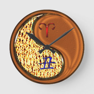 Reloj Redondo Mediano Aries & Buey de Madera