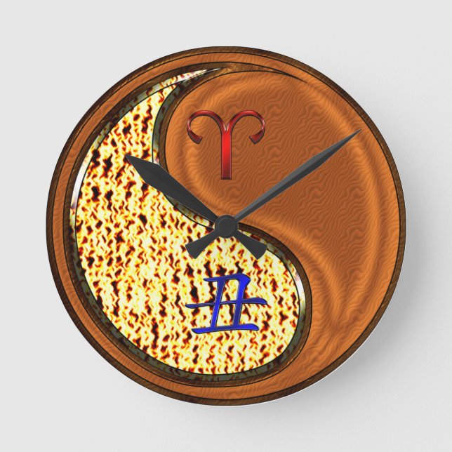 Reloj Redondo Mediano Aries & Buey de Madera (Anverso)