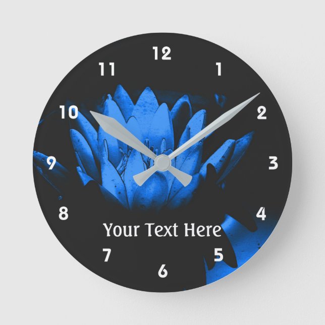 Reloj Redondo Mediano Arte de Flor en Blue Lotus Water Lily (Anverso)