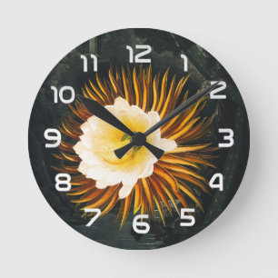 Reloj Redondo Mediano Arte gótico del Cereus que florece de noche vintag