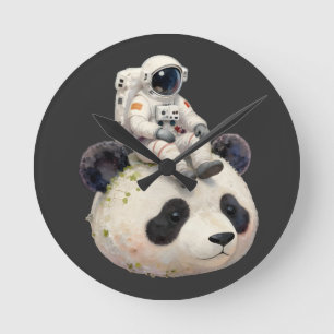 Reloj Redondo Mediano Astronauta en una surrealista y divertida panda es