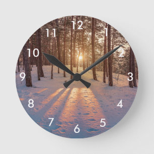 Reloj Redondo Mediano Atardecer en el nevado pinar de invierno