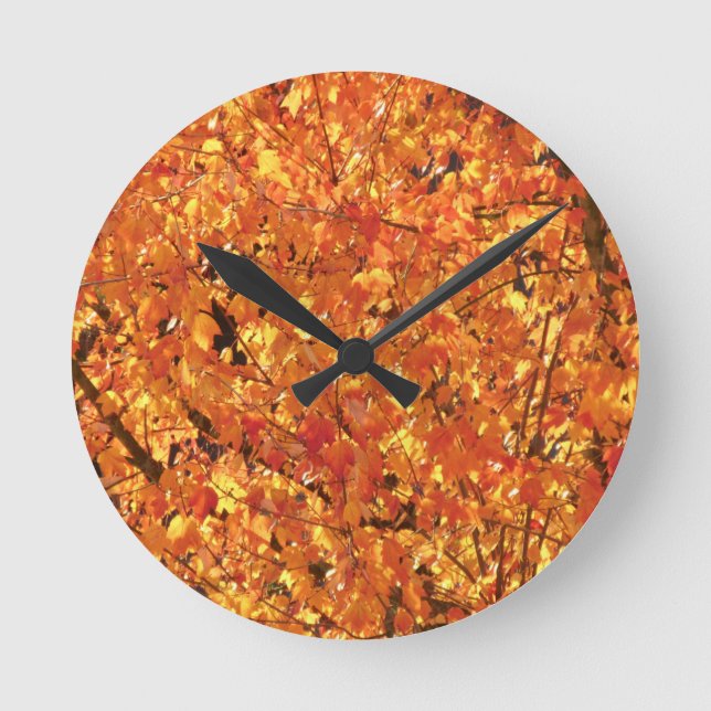Reloj Redondo Mediano Autumn Leaves on Tree - photograph.   (Anverso)