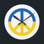 Reloj Redondo Mediano Bandera azul ucraniana colorea símbolo de la paz R<br><div class="desc">Paz para Ucrania 💙 💛</div>