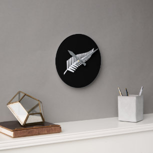 Reloj Redondo Mediano bandera de helecho plateado (NZ)