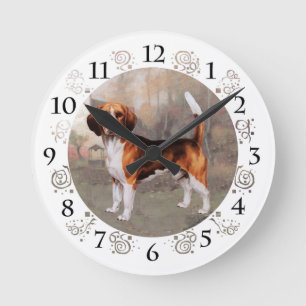 Reloj Redondo Mediano Beagle en entorno rural