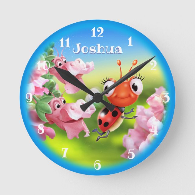 Reloj Redondo Mediano Beautiful Ladybug in the flower garden.Medium (Anverso)