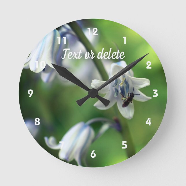Reloj Redondo Mediano Bee On Bluebell Flower Personalizada (Anverso)