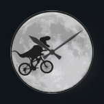 Reloj Redondo Mediano Bicicleta Dinosaurio y Luna<br><div class="desc">lleno de caprichos - ¿no lo entiendes? Bueno,  apesta ser tú.</div>