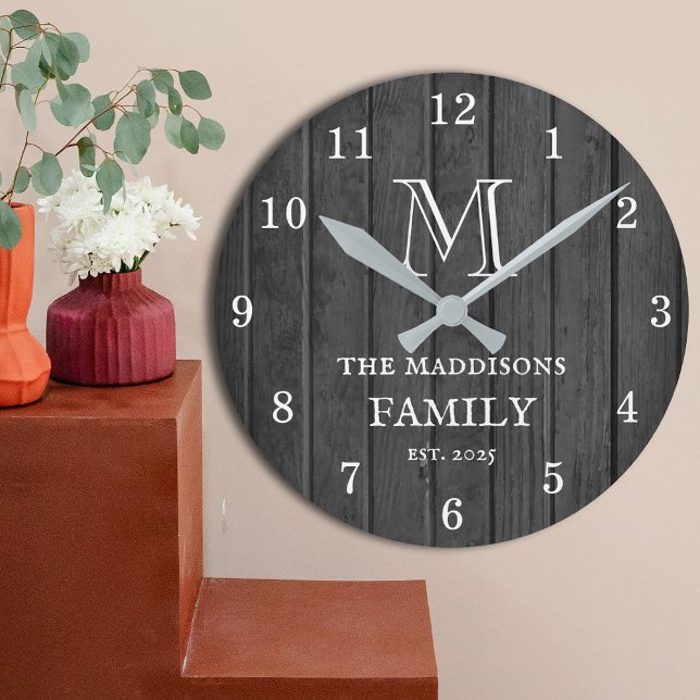 Reloj Redondo Mediano Black Rustic Wood Farmhouse Family Monogram & Name (Subido por el creador)