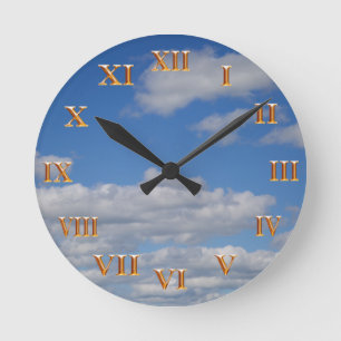 Reloj Redondo Mediano Blue Sky and Clouds - Gold Roman Numerals