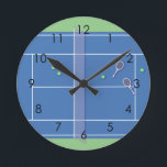 Reloj Redondo Mediano Blue Tennis Court Modern Tennis Player<br><div class="desc">Personalized classic tennis court design in blue with classic, chic, preppy & elegant tennis rackets and green tennis balls. Simple, minimalist gift for your tennis coach or tennis team. Personalized Gift for a tennis player. Blue tennis court illustration. Trendy tennis players home decor. Trendy modern tennis player gifts. Cool retro...</div>
