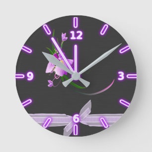 Reloj Redondo Mediano Bonito elegante morado flor negro fondo