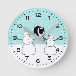 Reloj Redondo Mediano Border Collie de invierno con muñecos de nieve Per