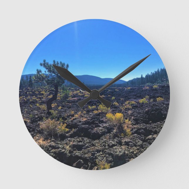 Reloj Redondo Mediano Bosque de cuenca de lava, O (Anverso)