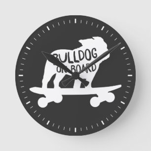 Reloj Redondo Mediano Bulldog de patinaje en Bulldog inglés a bordo