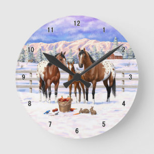 Reloj Redondo Mediano Caballos Appaloosa De La Bahía Marrón En Nieve