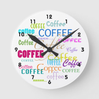 Reloj Redondo Mediano Café con mucho color en la nube de Word