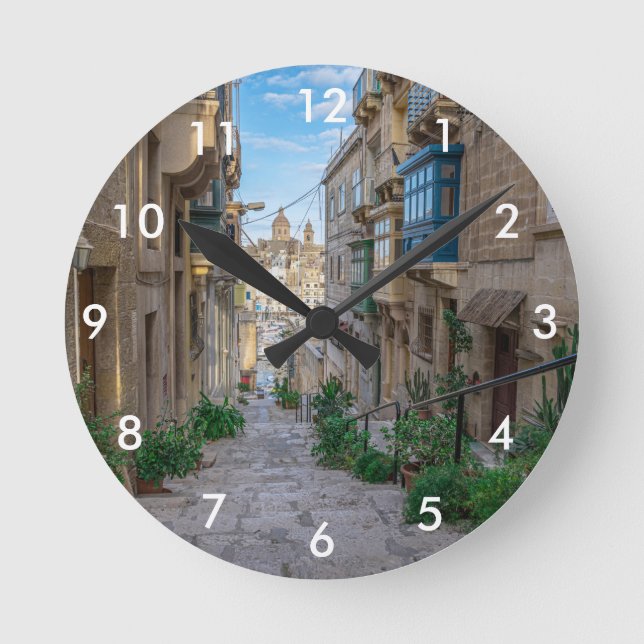 Reloj Redondo Mediano Calle estrecha de piedra en Malta (Anverso)