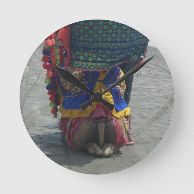 Reloj Redondo Mediano Camello en el toes.png (Anverso)