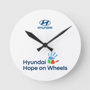 Reloj Redondo Mediano Camiseta con logotipo de Hope On Wheels