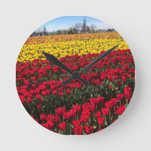 Reloj Redondo Mediano Campo de tulipanes rojo y amarillo