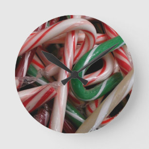 Reloj Redondo Mediano Candy Canes Navidades vacaciones Verde Blanco y Ro