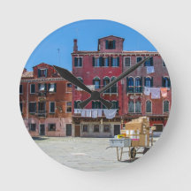 Carro con cajas en Venecia