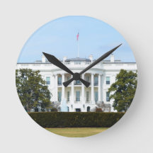 Casa Blanca Desde El Césped