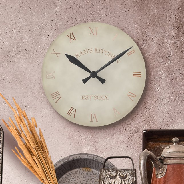 Reloj Redondo Mediano Casa de campo de estilo antiguo personalizado con  (A lovely addition to your farmhouse kitchen. Just add your name and year established)