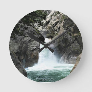 Reloj Redondo Mediano Cataratas del río Roaring, Cañón del Rey, CA