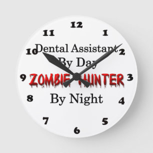 Reloj Redondo Mediano Cazador del ayudante de dentista/del zombi