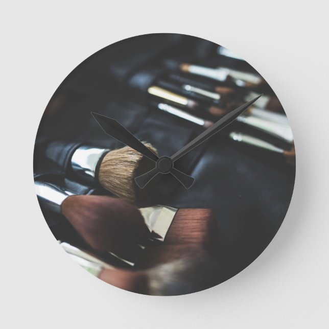 Reloj Redondo Mediano Cepillos del maquillaje - impresión de la belleza (Anverso)