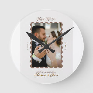 Reloj Redondo Mediano Cereza y primera navidad casada
