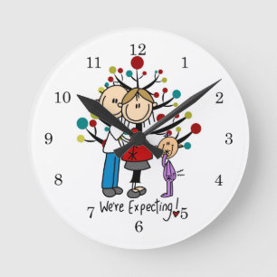 Reloj Redondo Mediano Chica de Padres Esperados de Figuras de Palo