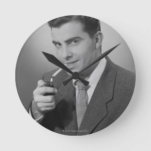 Reloj Redondo Mediano Cigarrillo de la iluminación del hombre