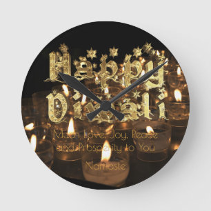 Reloj Redondo Mediano Cita feliz de Diwali Velas de la tipografía de oro
