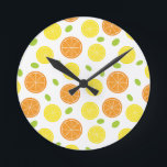 Reloj Redondo Mediano Cocina Naranja de fruta mediterráneo y limón<br><div class="desc">Este divertido reloj con naranjas,  limones y uvas seguramente animará cualquier espacio. Funciona especialmente bien en las cocinas.</div>