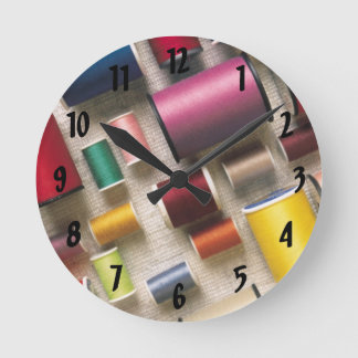 Reloj Redondo Mediano Colorful Spools of Thread